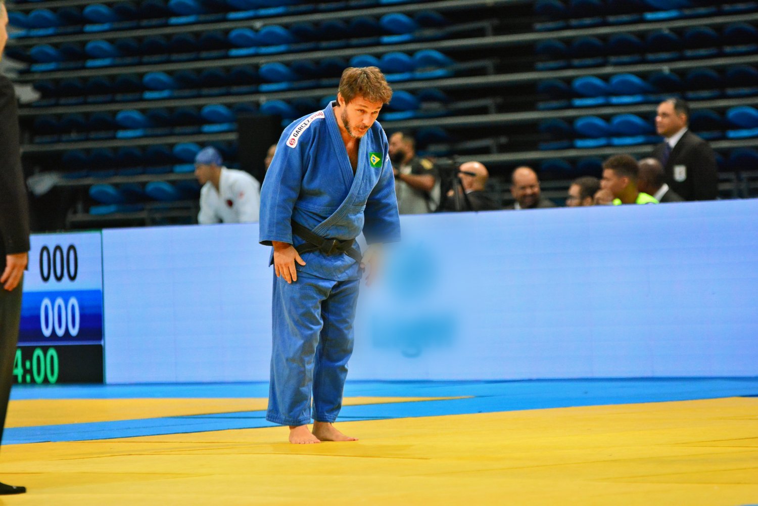 Atleta da Garcez Judô no tatame de competição
