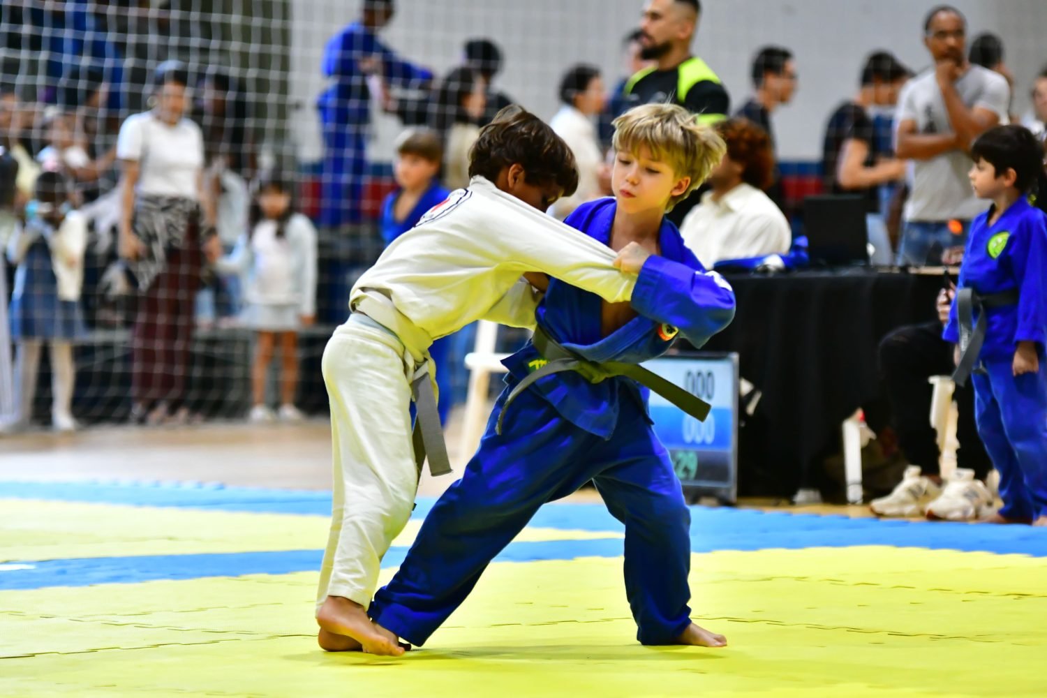 7° MBC Open de Judô — dois alunos em luta no tatame